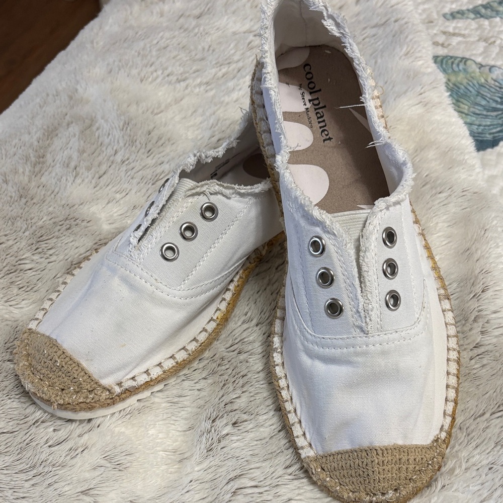 Steve Madden White Canvas Slip-On Espadrille Flats with Jute Toe